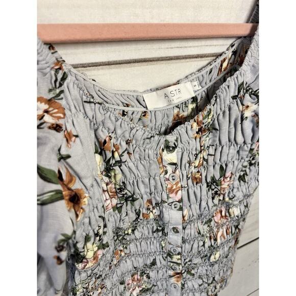 ASTR The Label EUC Size S Blue Floral Off The Shoulder Crop Blouse Top Smocked - Picture 3 of 5